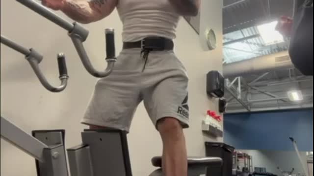 back rows cable machine with wife